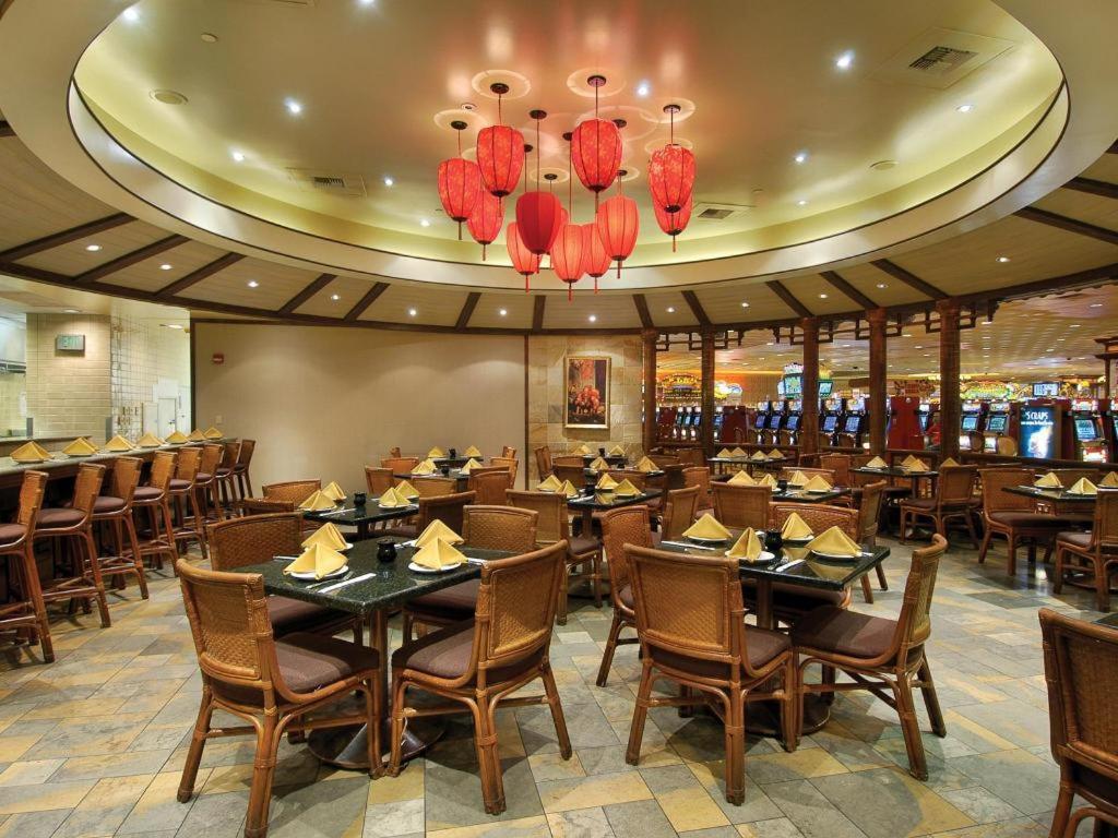 Gold Coast Hotel And Casino Las Vegas Bagian luar foto
